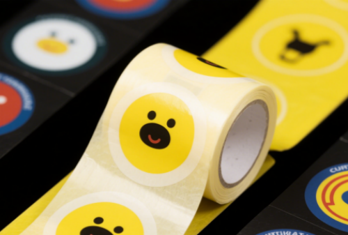 అధునాతన లేజర్ నియంత్రణ వ్యవస్థను ఉపయోగించి మీ అంటుకునే లేబుల్ వర్క్‌ఫ్లోను విప్లవాత్మకంగా మార్చండి